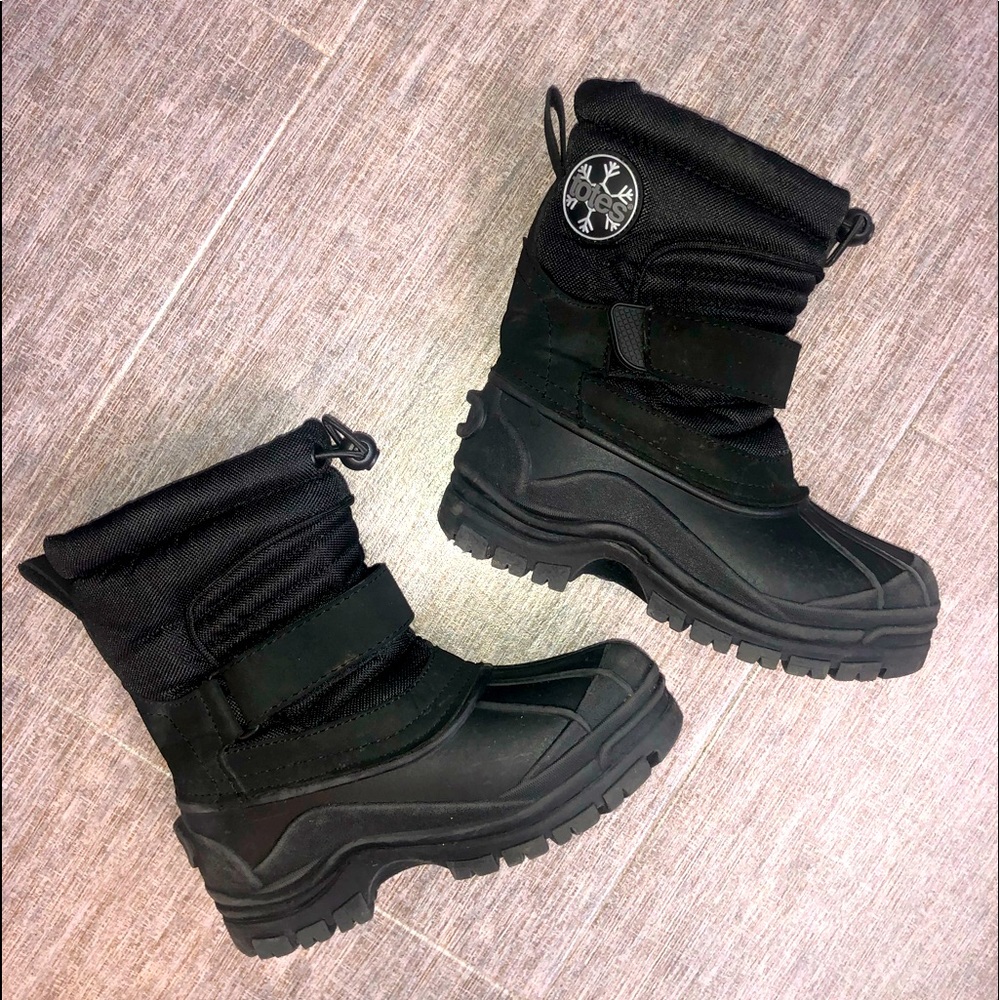 Totes Boots. Size 11T. Good condition.